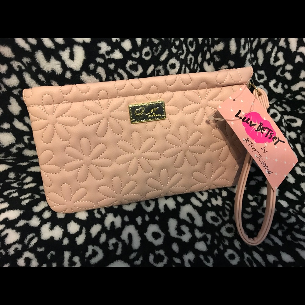🌸Betsey Johnson Wristlet - Picture 8 of 10
